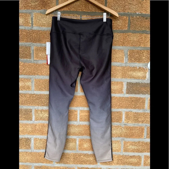 Good American
Bronze Core Strength Leggings - Picture 7 of 13